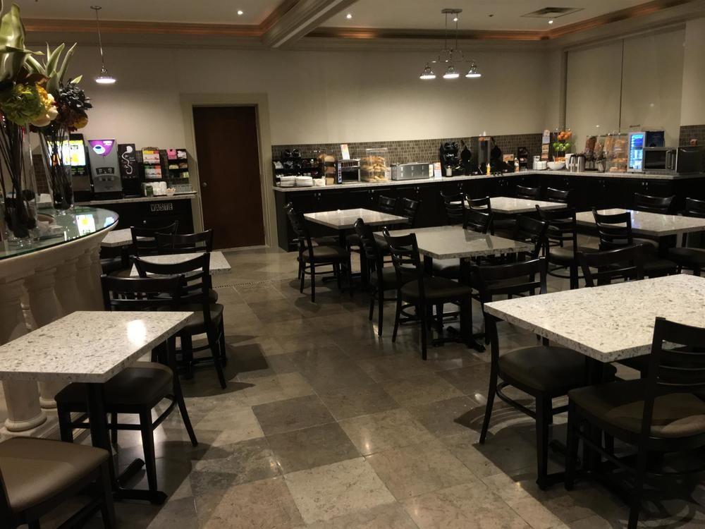 Best Western Plus Travel Hotel Toronto Airport Bagian luar foto