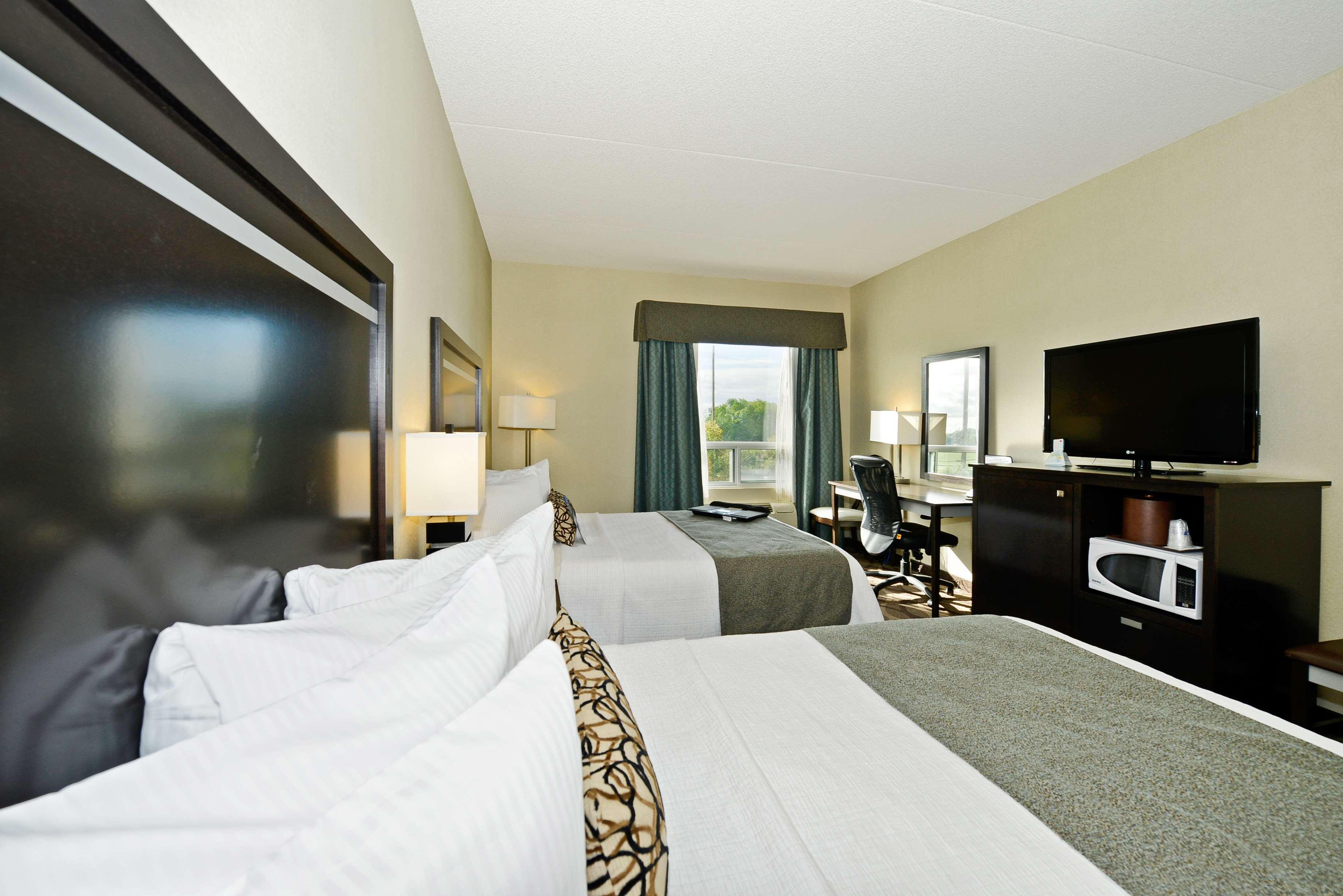 Best Western Plus Travel Hotel Toronto Airport Bagian luar foto