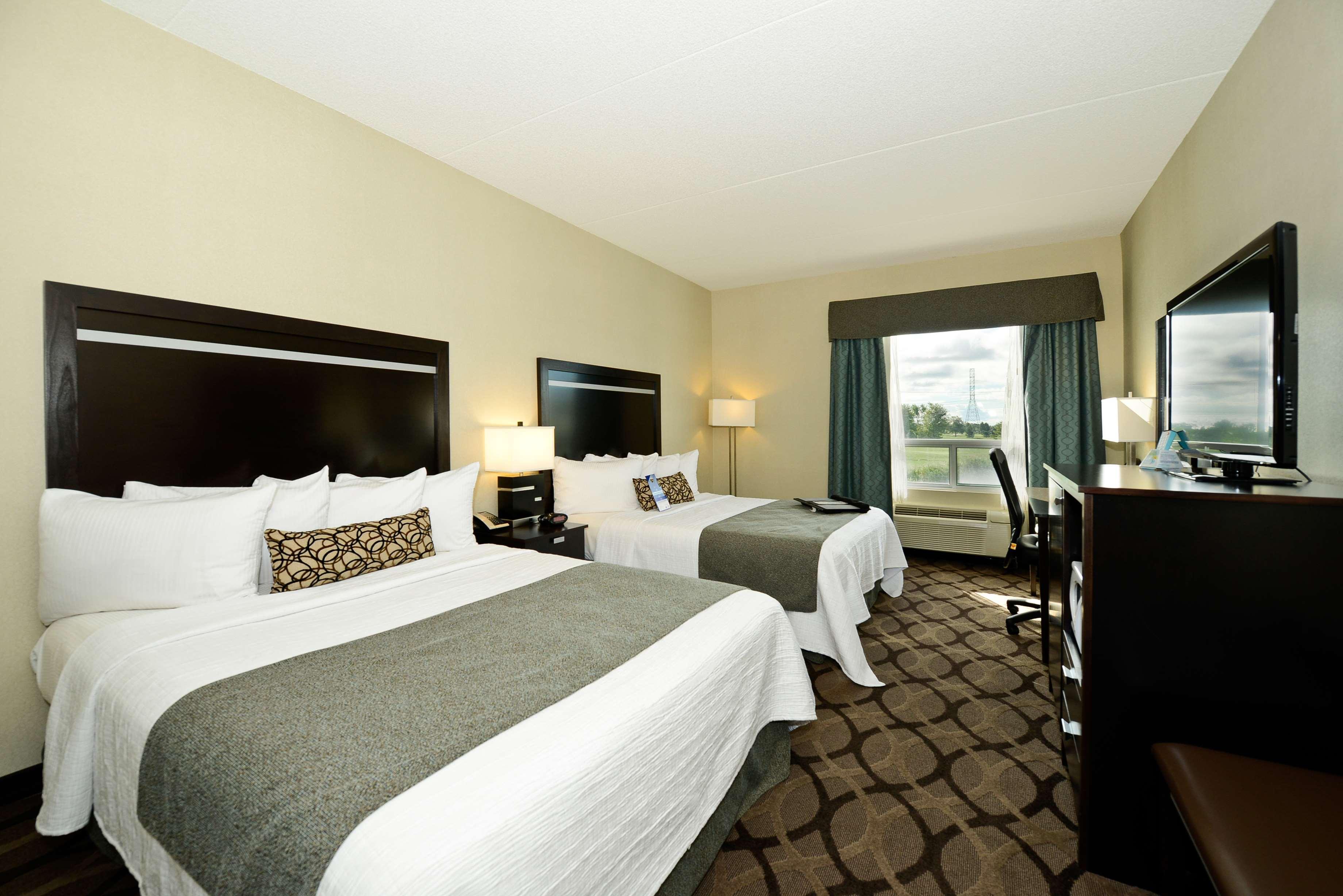 Best Western Plus Travel Hotel Toronto Airport Bagian luar foto