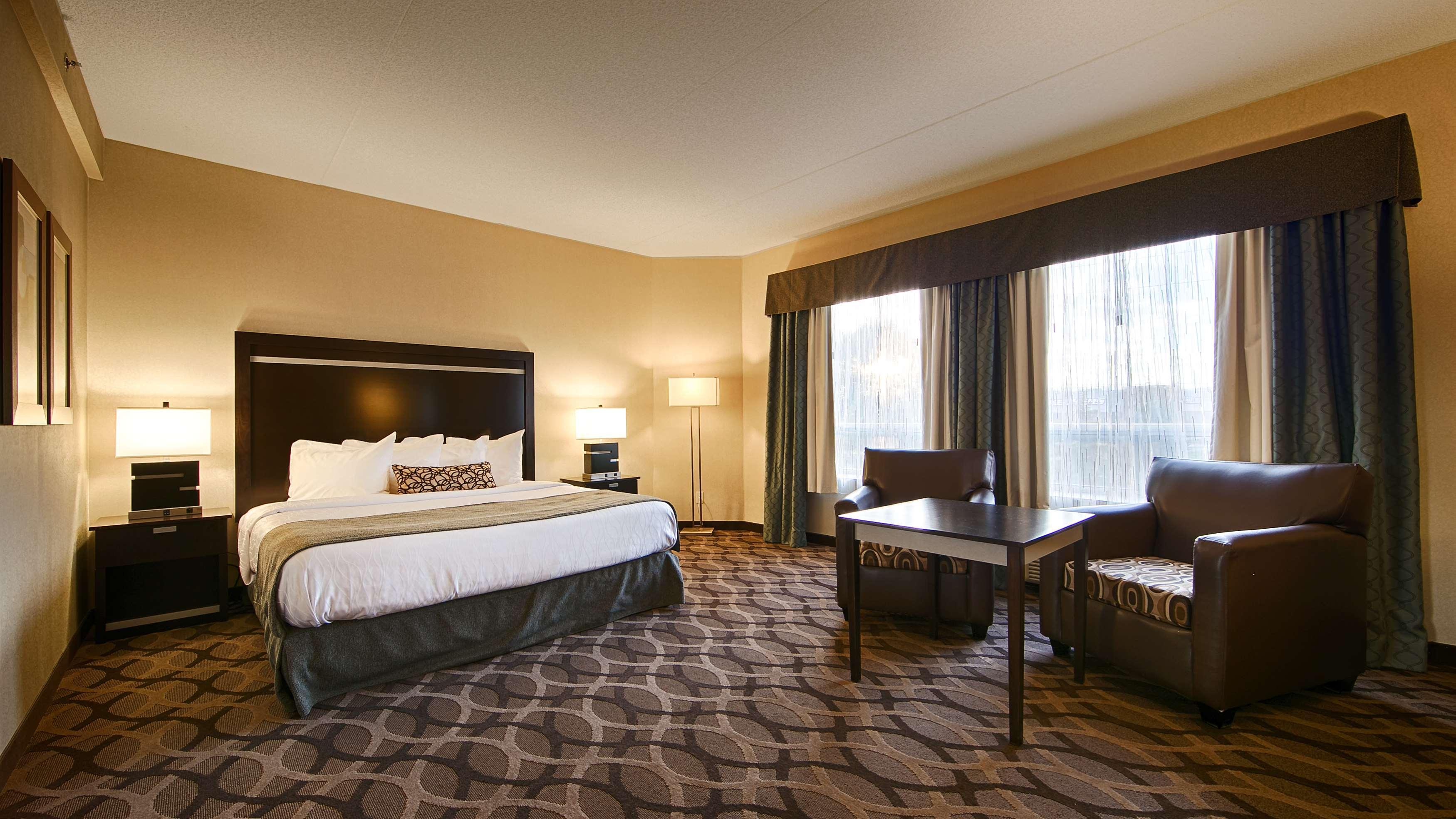 Best Western Plus Travel Hotel Toronto Airport Bagian luar foto