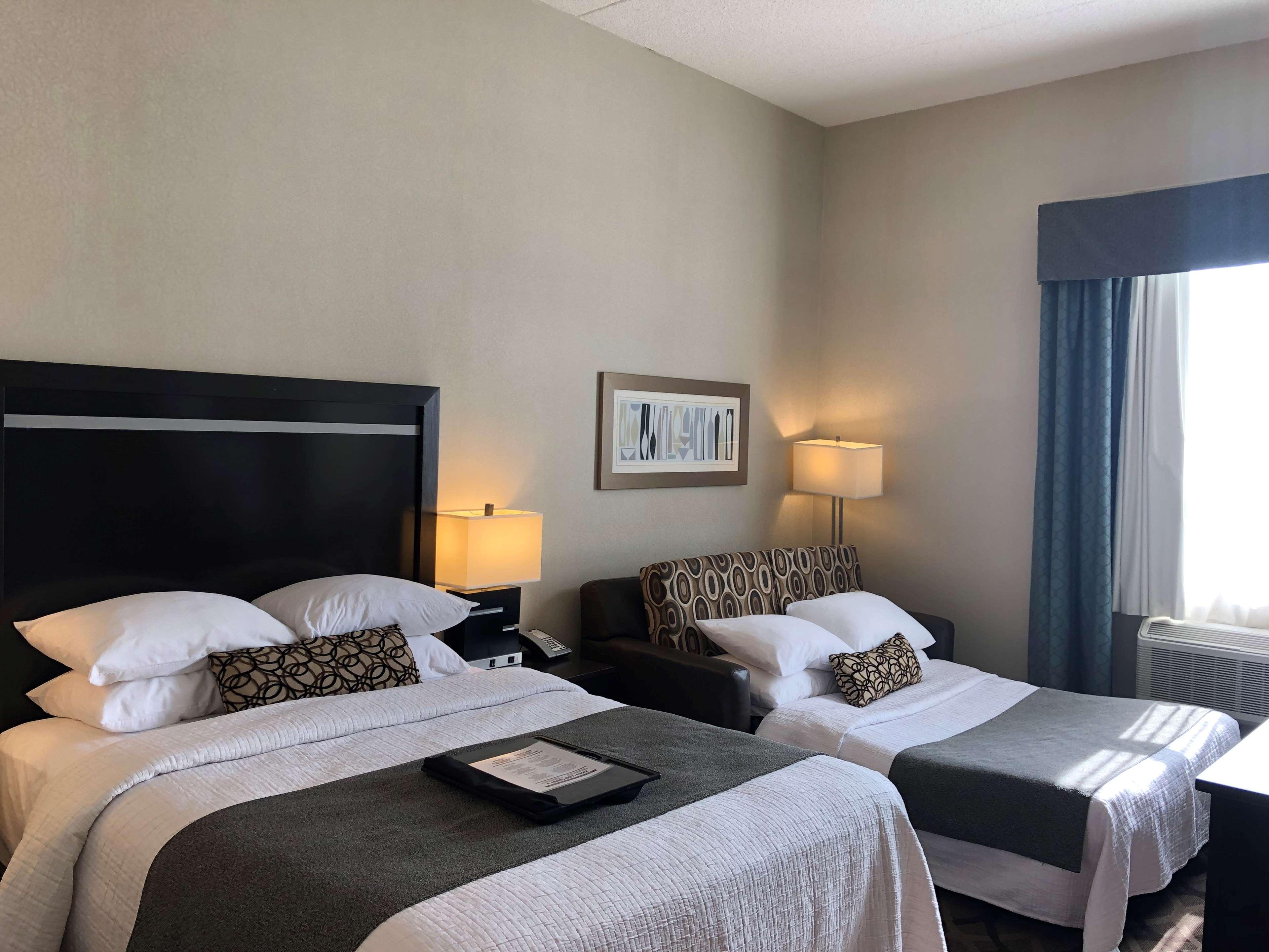 Best Western Plus Travel Hotel Toronto Airport Bagian luar foto