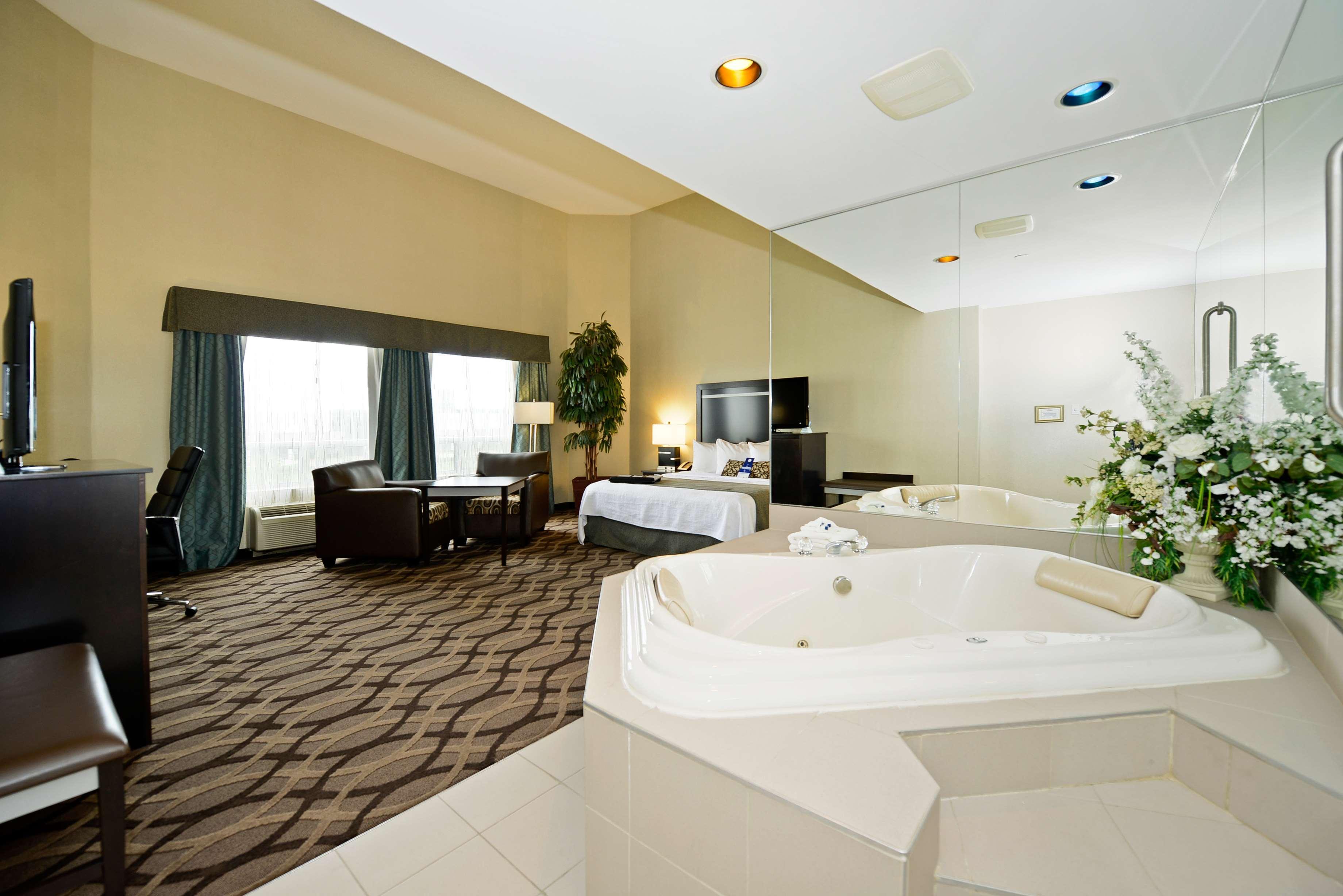 Best Western Plus Travel Hotel Toronto Airport Ruang foto