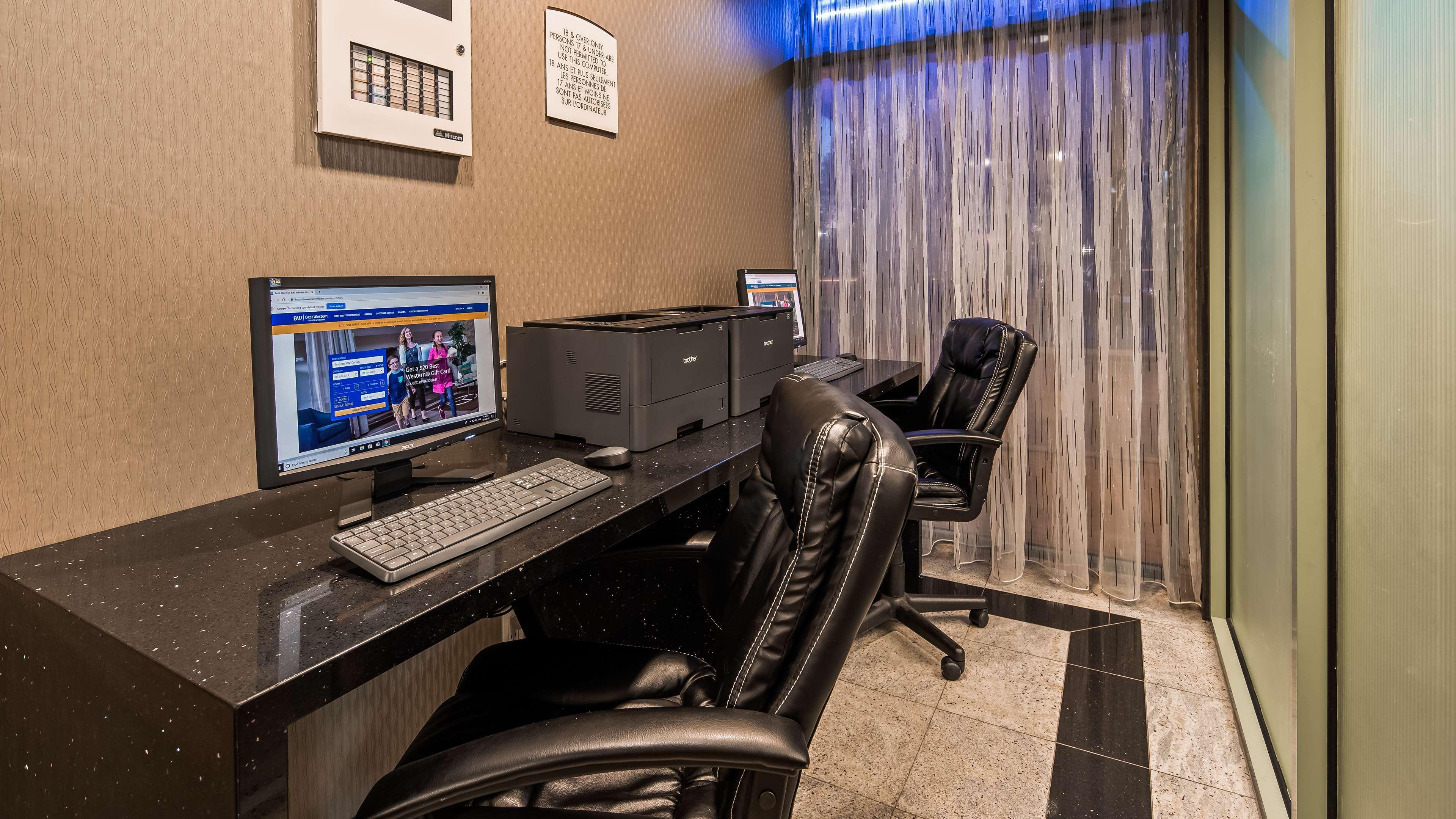 Best Western Plus Travel Hotel Toronto Airport Bagian luar foto