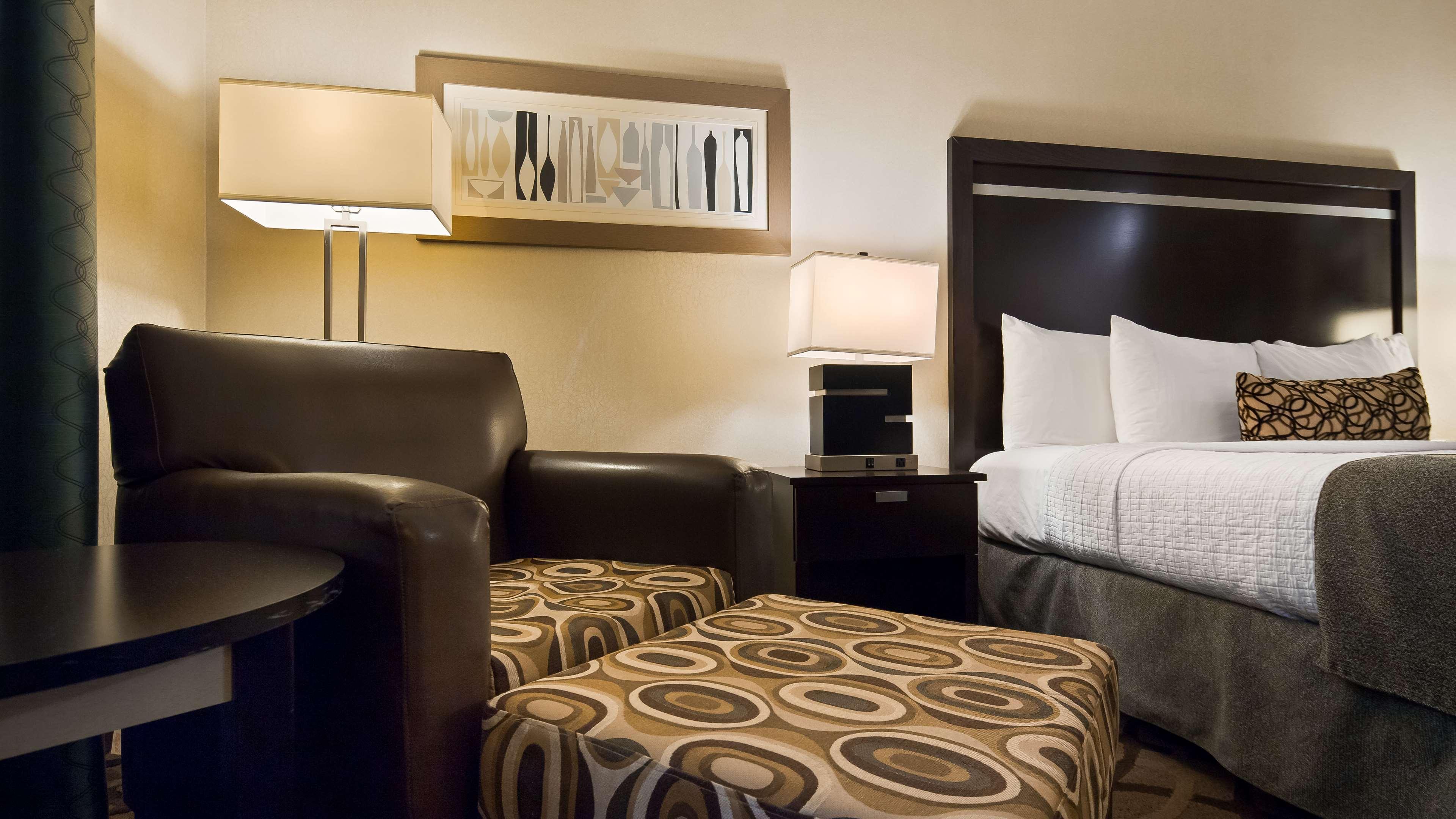 Best Western Plus Travel Hotel Toronto Airport Bagian luar foto