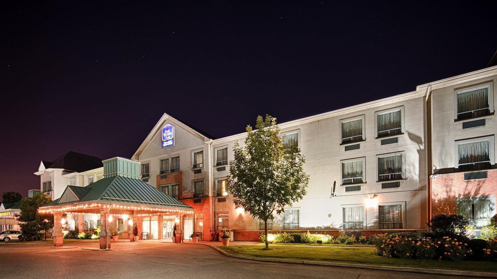 Best Western Plus Travel Hotel Toronto Airport Bagian luar foto