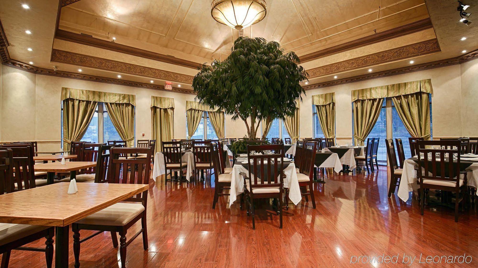 Best Western Plus Travel Hotel Toronto Airport Bagian luar foto