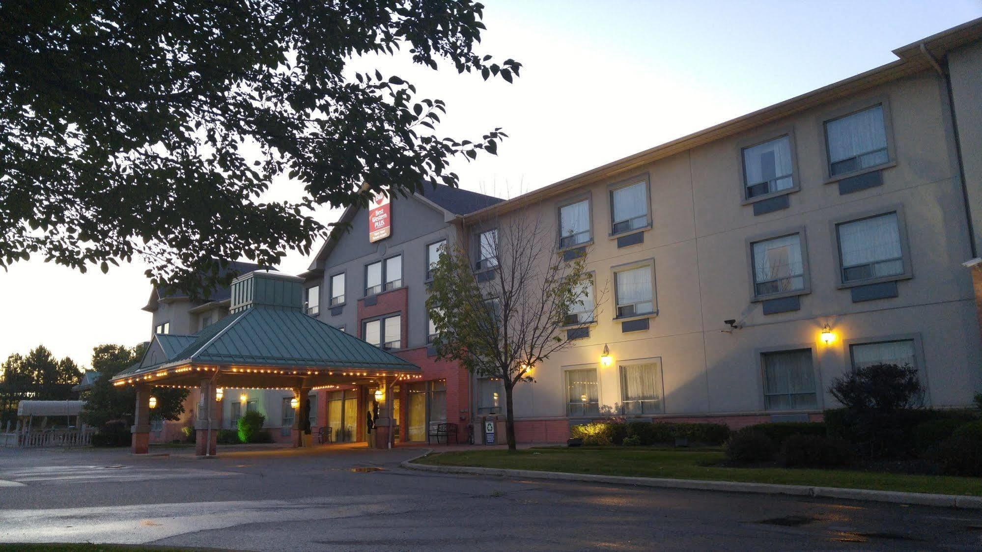 Best Western Plus Travel Hotel Toronto Airport Bagian luar foto