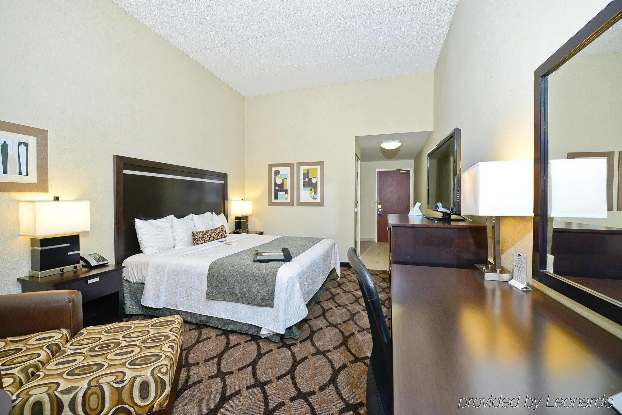 Best Western Plus Travel Hotel Toronto Airport Bagian luar foto