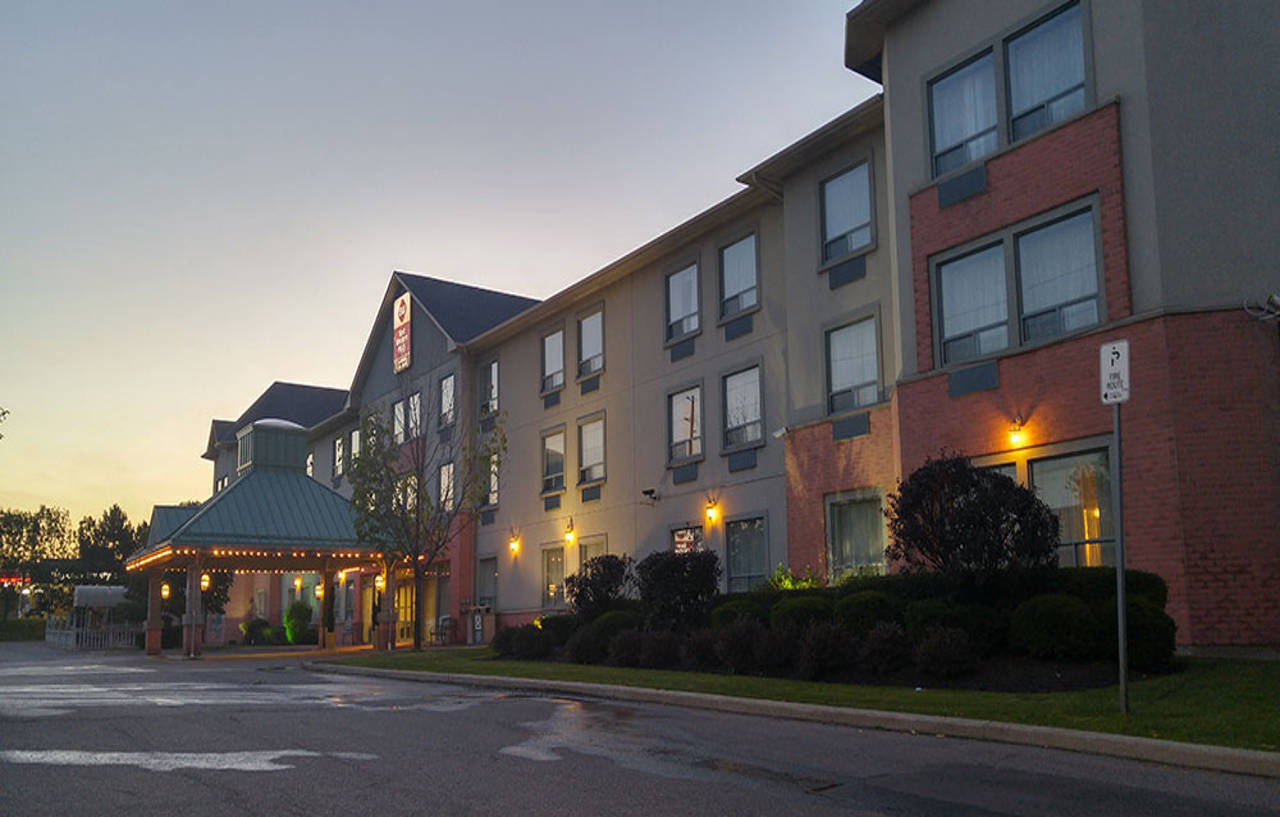 Best Western Plus Travel Hotel Toronto Airport Bagian luar foto